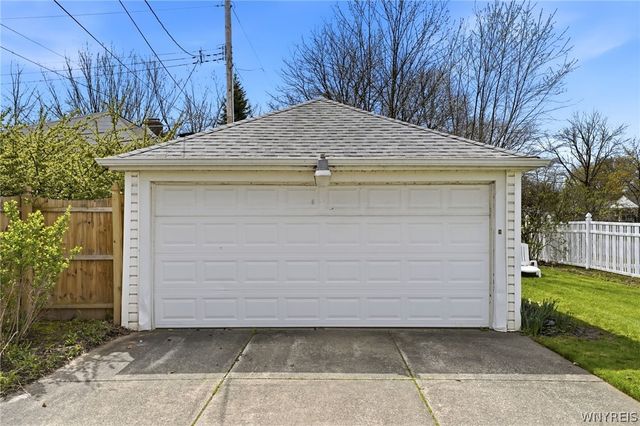 1 Colvinhurst Drive, Tonawanda, NY 14223