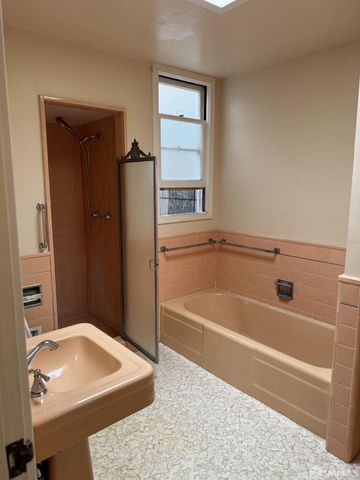 2155 32nd Avenue, San Francisco, CA 94116