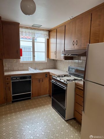 2155 32nd Avenue, San Francisco, CA 94116