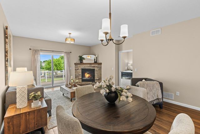 4131 Blakewood Drive, Shakopee, MN 55379