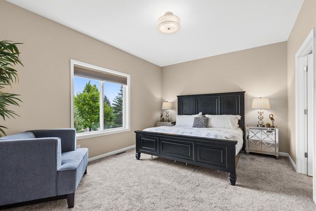 4131 Blakewood Drive, Shakopee, MN 55379