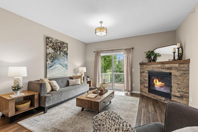 4131 Blakewood Drive, Shakopee, MN 55379