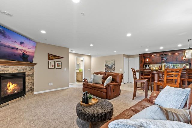 4131 Blakewood Drive, Shakopee, MN 55379