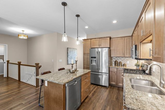 4131 Blakewood Drive, Shakopee, MN 55379