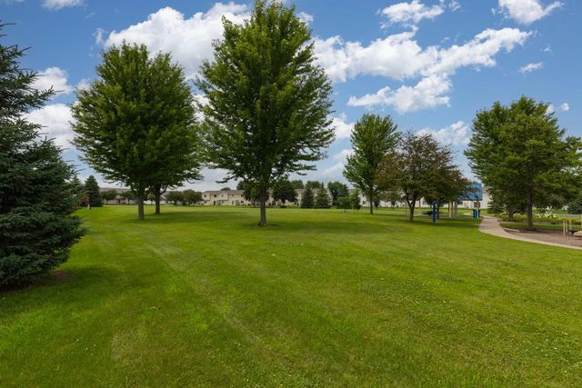 4131 Blakewood Drive, Shakopee, MN 55379