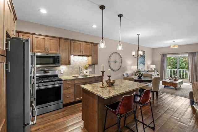 4131 Blakewood Drive, Shakopee, MN 55379