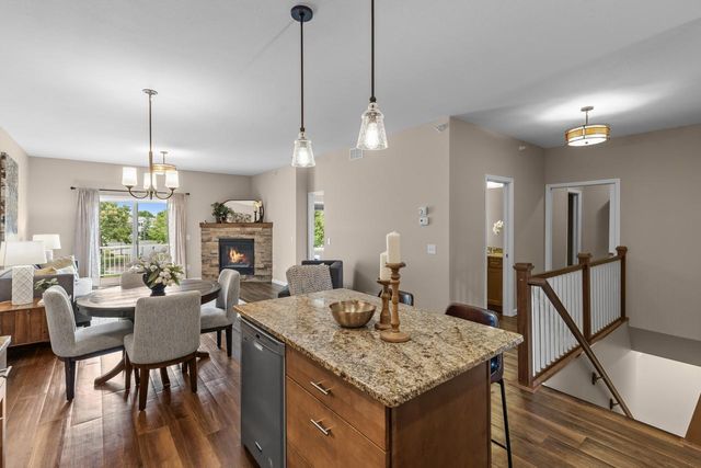 4131 Blakewood Drive, Shakopee, MN 55379