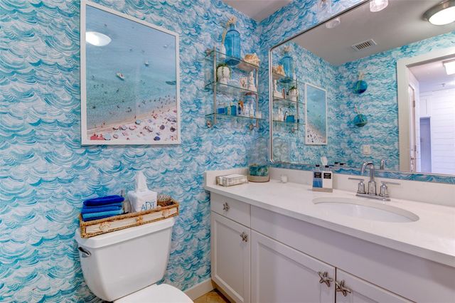 801 E Beach Drive BC1910, Galveston, TX 77550