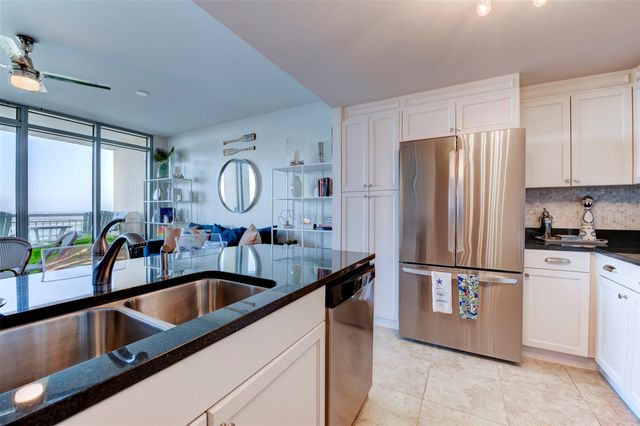 801 E Beach Drive BC1910, Galveston, TX 77550