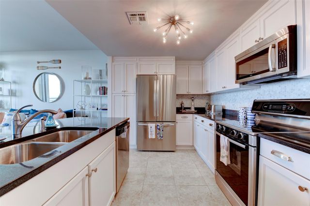 801 E Beach Drive BC1910, Galveston, TX 77550