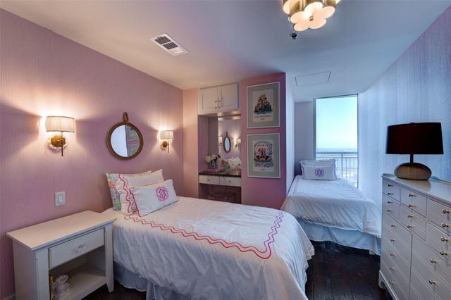 801 E Beach Drive BC1910, Galveston, TX 77550