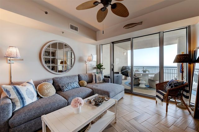 801 E Beach Drive BC1910, Galveston, TX 77550