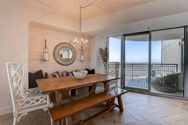 801 E Beach Drive BC1910, Galveston, TX 77550