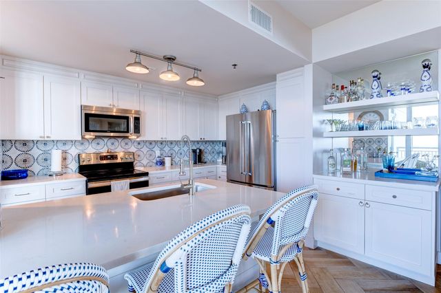 801 E Beach Drive BC1910, Galveston, TX 77550