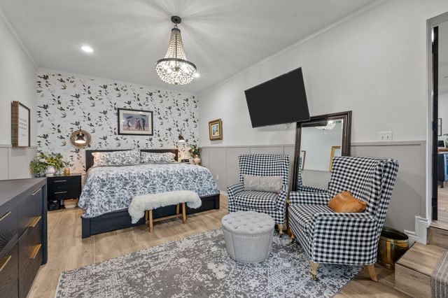 400 W Atchley Drive, Granbury, TX 76048