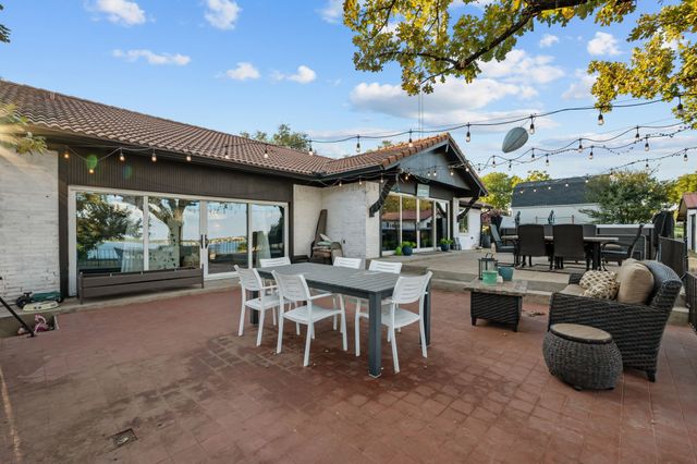 400 W Atchley Drive, Granbury, TX 76048