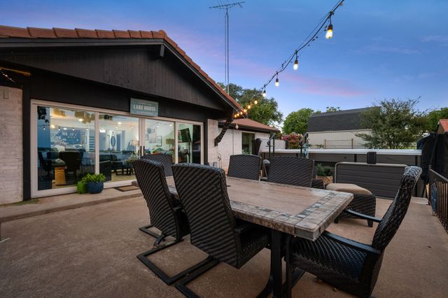 400 W Atchley Drive, Granbury, TX 76048