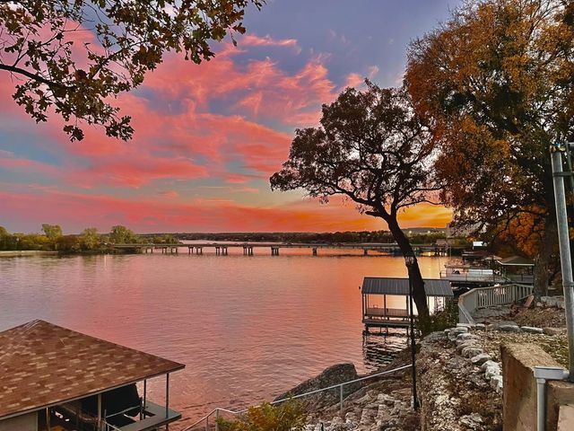 400 W Atchley Drive, Granbury, TX 76048