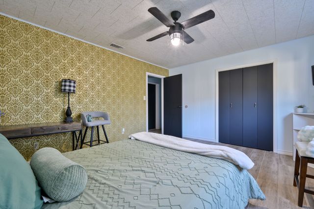 400 W Atchley Drive, Granbury, TX 76048