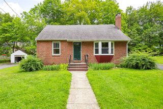 32 N Oakwood Terrace, New Paltz, NY 12561
