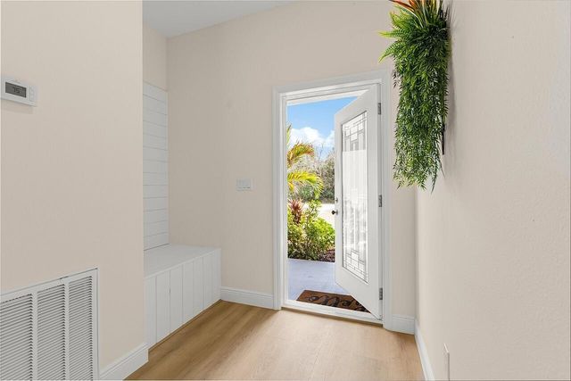 9225 103rd Court, Vero Beach, FL 32967