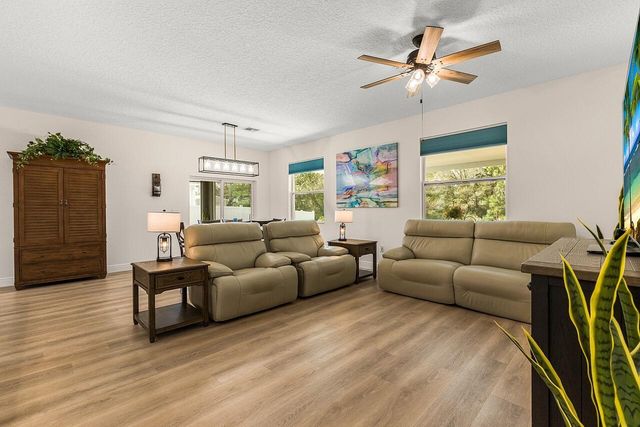 9225 103rd Court, Vero Beach, FL 32967