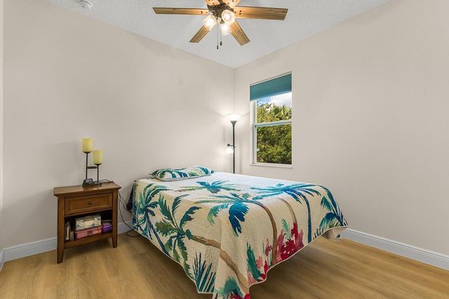 9225 103rd Court, Vero Beach, FL 32967