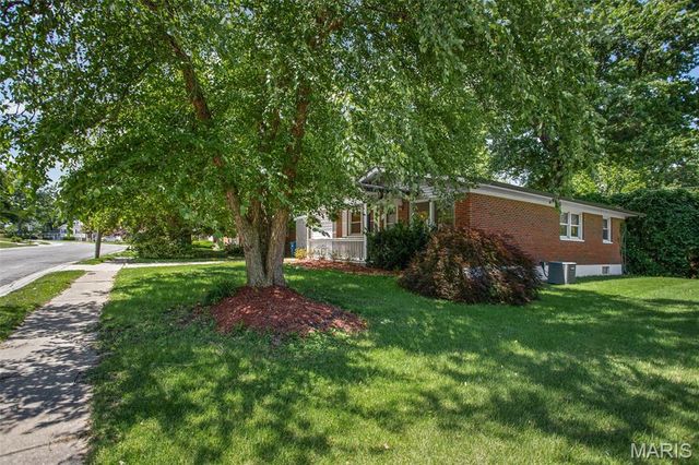 1909 Madison Avenue, Edwardsville, IL 62025