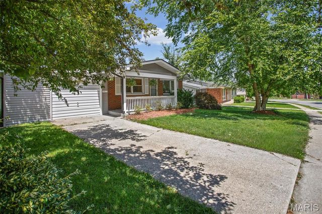 1909 Madison Avenue, Edwardsville, IL 62025
