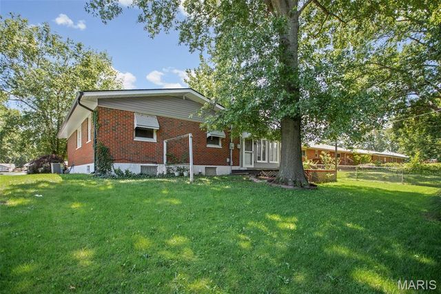 1909 Madison Avenue, Edwardsville, IL 62025