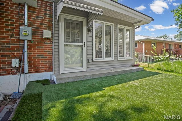 1909 Madison Avenue, Edwardsville, IL 62025