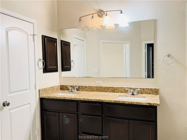 4007 Alford Street, College Station, TX 77845