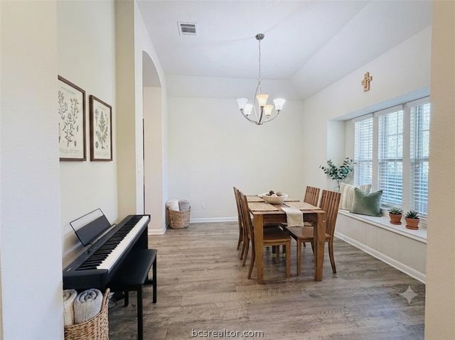 4007 Alford Street, College Station, TX 77845