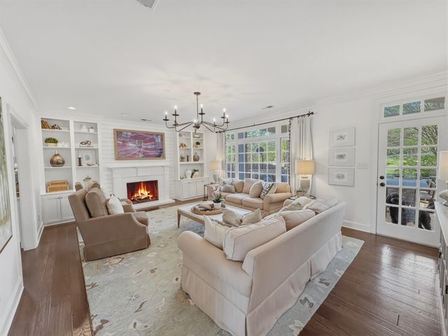 8622 BEAVERWOOD DR, Germantown, TN 38138