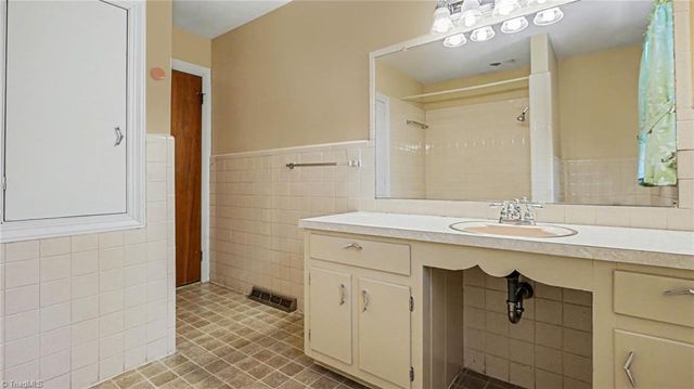 405 Mayfair Drive, Winston-salem, NC 27105