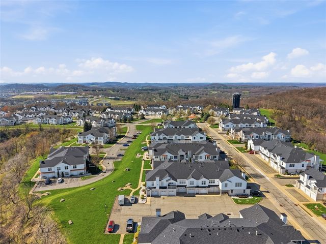 229 Adams Pointe Blvd 2, Mars Boro, PA 16046