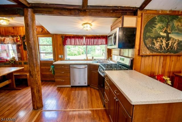 21 Grandview Ave, Jefferson Twp., NJ 07460