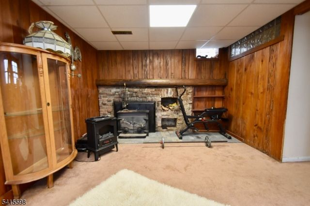 21 Grandview Ave, Jefferson Twp., NJ 07460