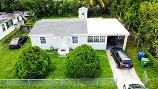 18040 NW 2nd Ct, Miami Gardens, FL 33169