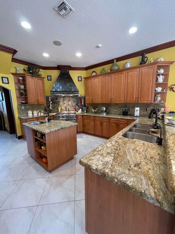 3646 S Jenkins Road, Fort Pierce, FL 34981