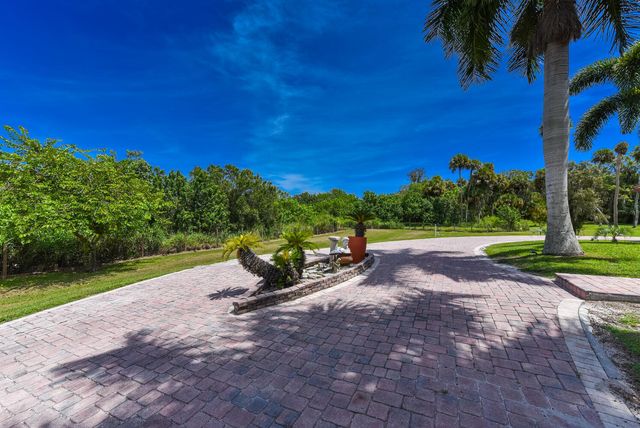 3646 S Jenkins Road, Fort Pierce, FL 34981