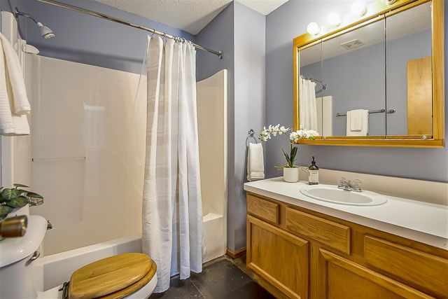 2592 Eagles Circle 6, Ypsilanti, MI 48197