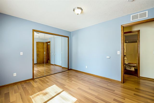 2592 Eagles Circle 6, Ypsilanti, MI 48197
