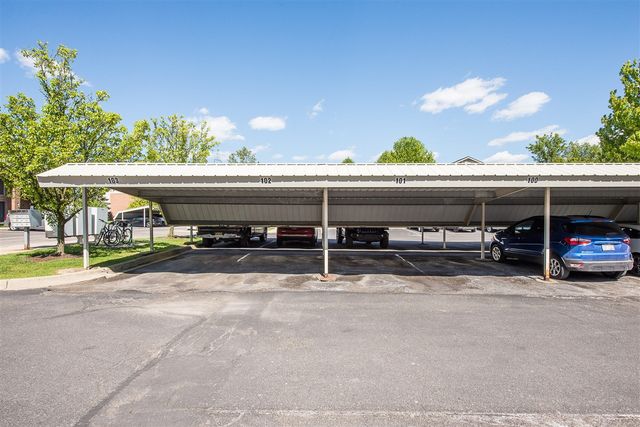 2592 Eagles Circle 6, Ypsilanti, MI 48197