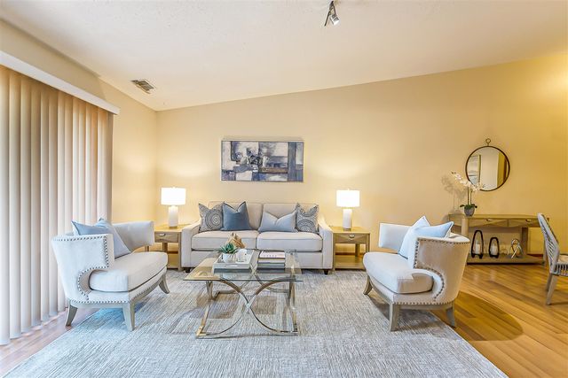 2592 Eagles Circle 6, Ypsilanti, MI 48197