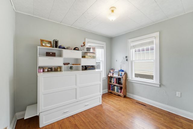 230 E 12th Street N, Newton, IA 50208