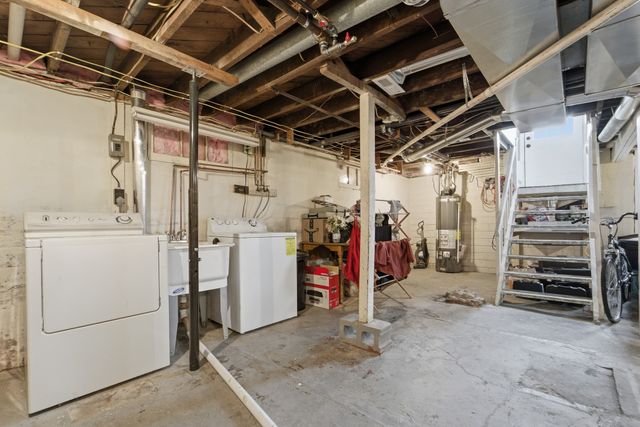 230 E 12th Street N, Newton, IA 50208