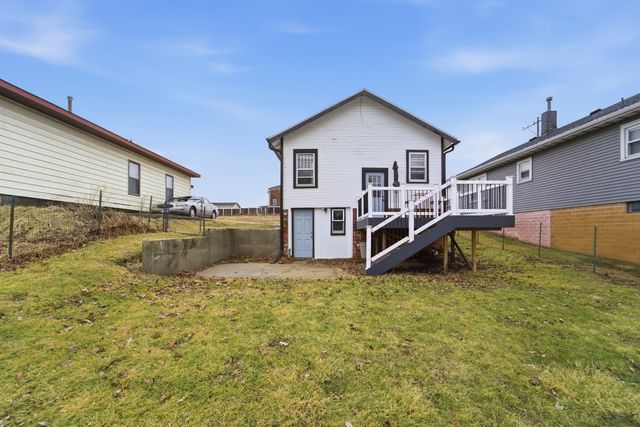 230 E 12th Street N, Newton, IA 50208