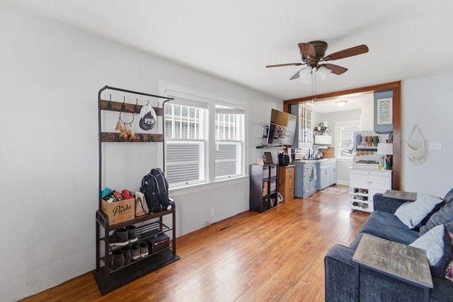 230 E 12th Street N, Newton, IA 50208