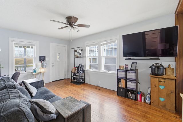 230 E 12th Street N, Newton, IA 50208